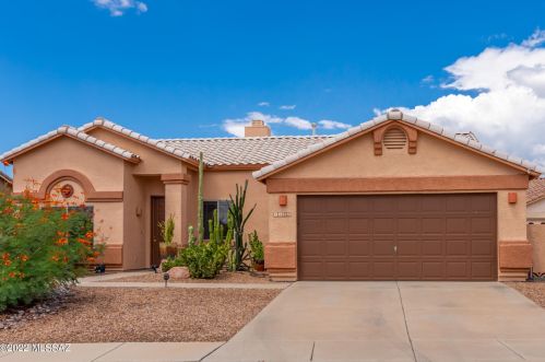 7122 Deserama Dr, Tucson, AZ 85743-1205