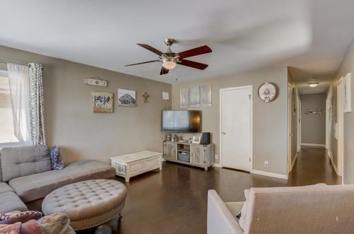 4216 89th St, Milwaukee, WI 53228-2212