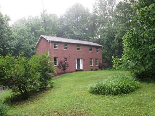 106 Poplar Ln, Portersville, PA 16051-2134