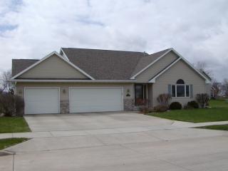 4015 Sharratt Dr, Oshkosh, WI 54901-8147