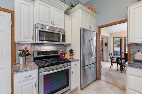 1510 Eastbrook Dr, Thiensville WI  53092-2971 exterior