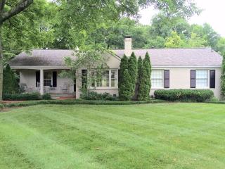 4314 Esteswood Dr, Nashville, TN 37215-3111