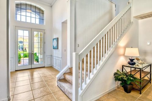 8876 Ventura Way, Naples, FL 34109-4341