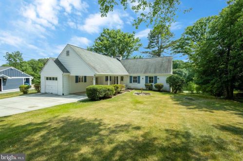 7905 Jansen Dr, Springfield VA 22152-2412 exterior