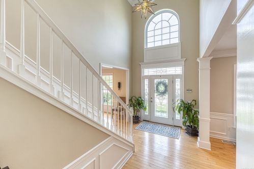 21 Oakland Hills Dr, Mount Sinai, NY 11766-3401