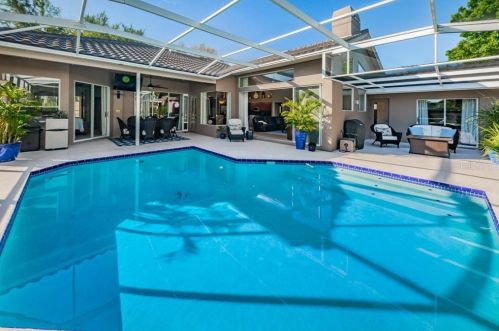 4811 Cross Pointe Dr, Oldsmar FL 34677-5202 exterior