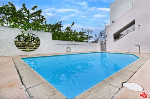 11230 Peach Grove St, North Hollywood CA  91601-4570 exterior