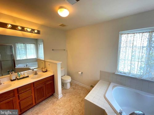 35 Colonial Dr, Charles Town WV  25414-4494 exterior