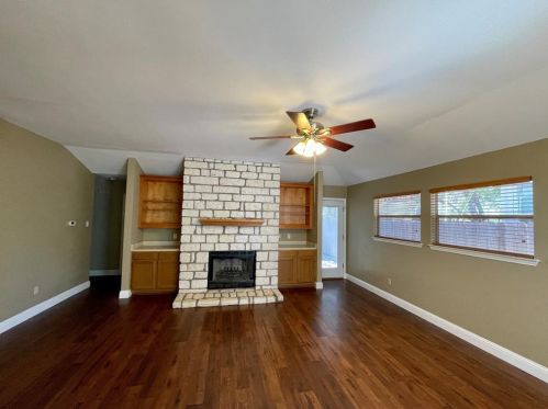 4206 Cortina Dr, Austin TX  78749-4926 exterior