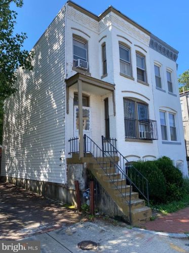 224 Elm St, Washington DC  20001-1713 exterior