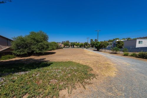 9414 Winter Gardens Blvd, Lakeside CA  92040-4541 exterior