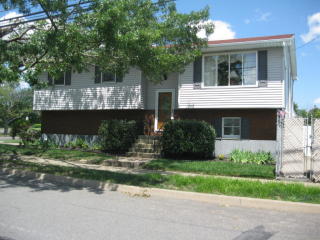 105 Goodwin Ave, Wilkes Barre, PA 18704-5155