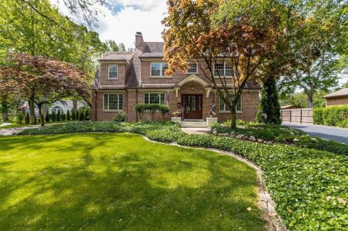 225 Ellendale Pkwy, Crown Point IN  46307-4341 exterior