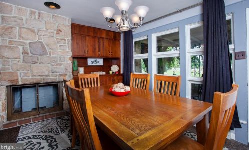 252 Redwood St, Hummelstown PA  17036-2619 exterior