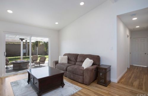 487 Fern St, Orange, CA 92867-7808