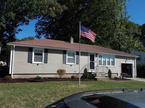 9 Woodlawn Ave, North Providence RI  02904-3710 exterior