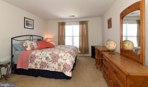 213 Alpine Dr, Leesburg VA 20175-6132 exterior