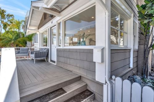 307 Fernando St, Newport Beach CA  92661-1236 exterior