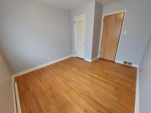 6027 Lake Dr, Cudahy WI  53110-3126 exterior