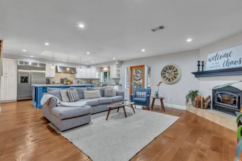 311 Dl Ct, Benicia CA 94510-2133 exterior