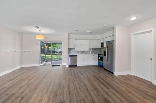 8410 11th St, Hollywood FL  33027-6193 exterior