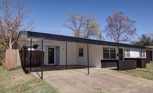 1421 Rolling Hills Dr, Graham TX  76450-3701 exterior