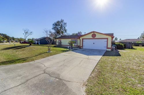 2901 Flynn St, Deltona, FL 32738-1368