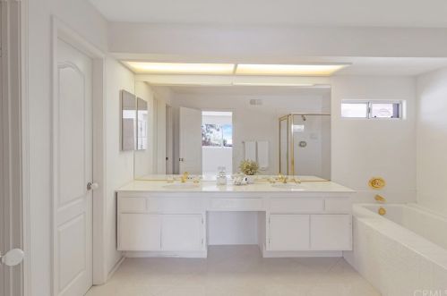 7 Pine Valley Dr, Rancho Mirage CA  92270-1606 exterior