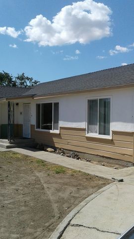 101 Mariposa St, Avenal, CA 93204-1227