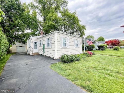313 Bassett Ave, New Castle, DE 19720-1817