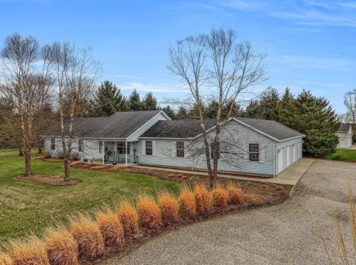 8073 Windy Hollow Rd, Johnstown, OH 43031-9515