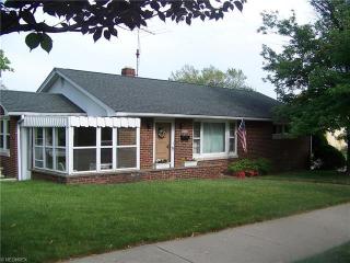 2295 Pelton Ave, Akron, OH 44314-3606