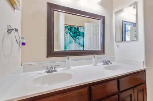 5643 Arnerich Ct, Riverbank CA  95367-9541 exterior