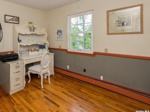 37 Kivy St, Huntington Station NY  11746-2044 exterior