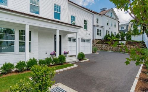 143 Park St, New Canaan, CT 06840-5403