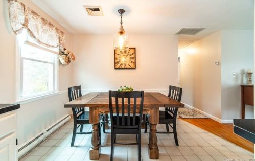 148 Dorothy Dr, Middletown CT  06457-5304 exterior