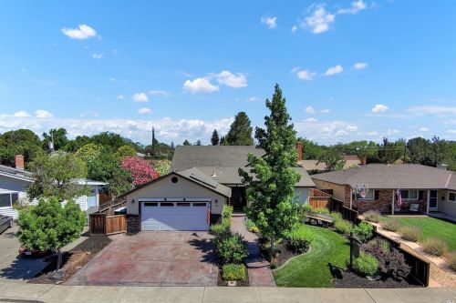 73 Westwood St, Vacaville CA  95688-3625 exterior