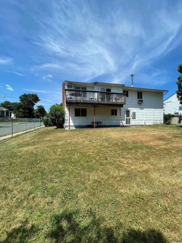 75 Root Ave, Central Islip NY  11722-4035 exterior