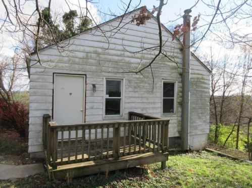 3120 Southern Dr, Library, PA 15129-9401