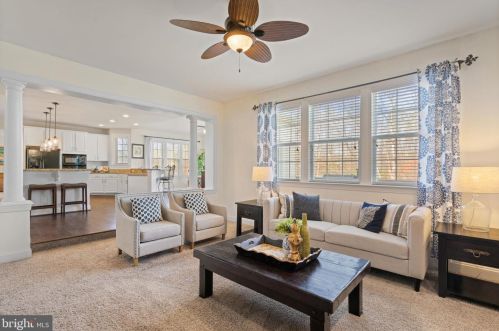 15340 Wits End Dr, Woodbridge VA  22193-5889 exterior