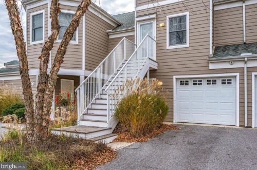 38259 Lake Dr, Selbyville, DE 19975-2829