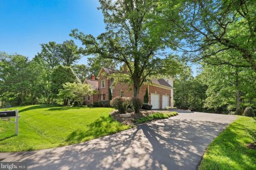 12209 Kyler Ln, Herndon, VA 20171-1624