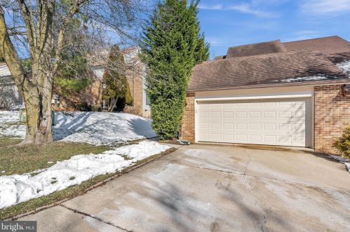 106 Hunter Ct, Wilmington, DE 19808-1978