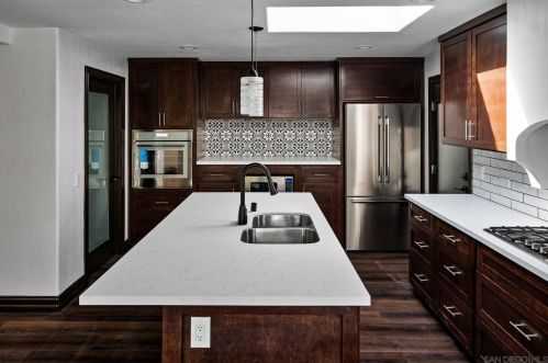 4792 Galicia Way, Oceanside CA  92056-5122 exterior