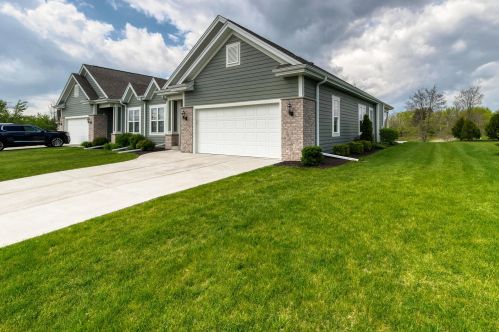 14530 Lindenwood Dr, Waukesha, WI
