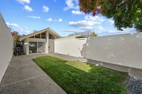 1477 Yukon Dr, Sunnyvale CA  94087-4451 exterior