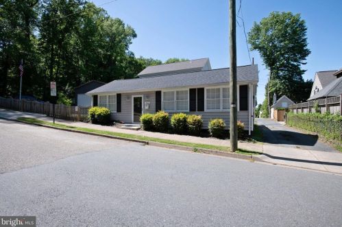 915 Monroe St, Fredericksburg, VA 22401-4537