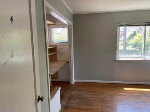 703 Flynn Ave, Redwood City CA  94063-2930 exterior