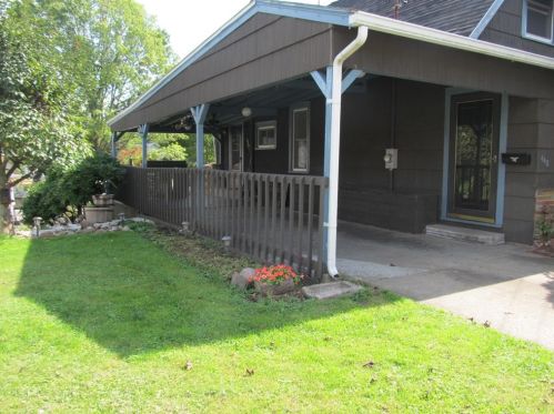 448 Broad St, Grove City, PA 16127-2201
