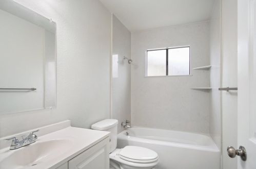 355 Linwood Ave, Turlock CA  95380-6315 exterior